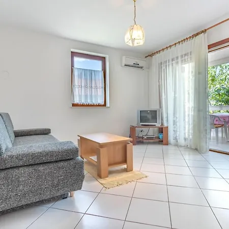 Πανσιόν Antica With A Balcony Baška