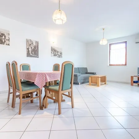 Πανσιόν Antica With A Balcony Baška